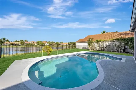 322 Lake Crest Court Weston FL 33326