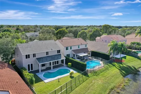 322 Lake Crest Court Weston FL 33326
