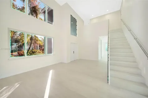 322 Lake Crest Court Weston FL 33326