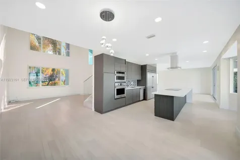 322 Lake Crest Court Weston FL 33326