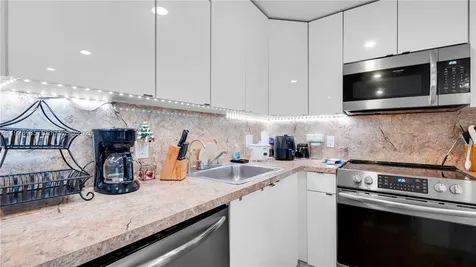 551 SW 135th Avenue Pembroke Pines FL 33027