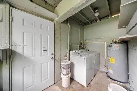 2350 NW 56th Street Miami FL 33142