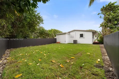 2350 NW 56th Street Miami FL 33142