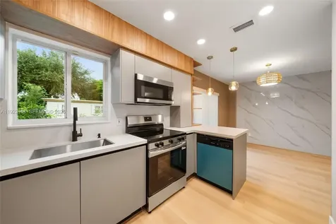 2350 NW 56th Street Miami FL 33142