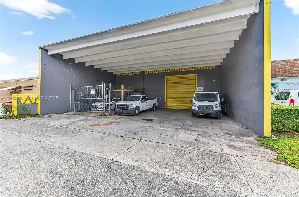 5832 Washington Street Hollywood FL 33023
