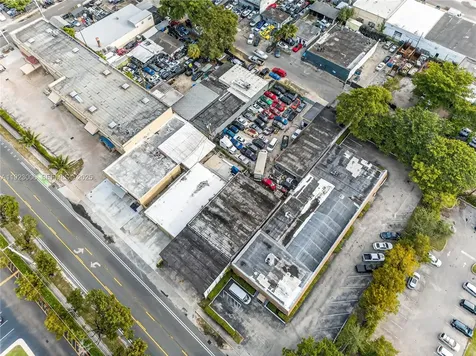 5832 Washington Street Hollywood FL 33023
