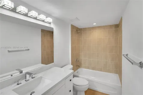1723 SW 2nd Avenue Miami FL 33129
