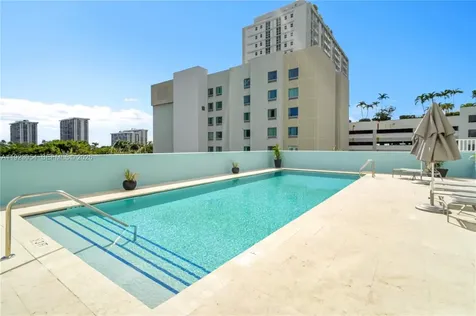1723 SW 2nd Avenue Miami FL 33129