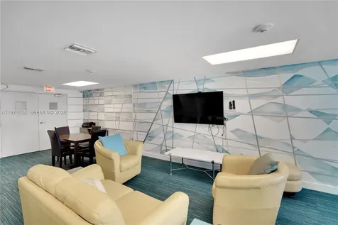 1723 SW 2nd Avenue Miami FL 33129