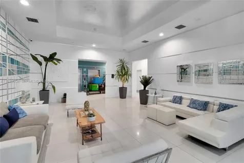 1723 SW 2nd Avenue Miami FL 33129