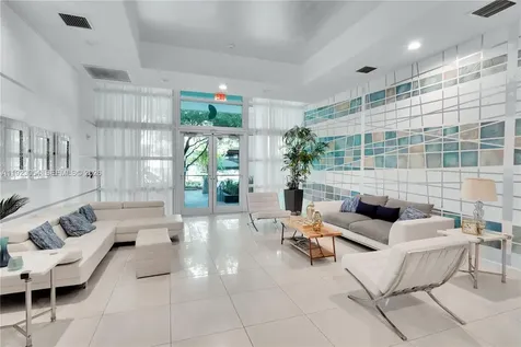 1723 SW 2nd Avenue Miami FL 33129