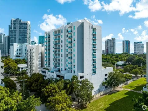 1723 SW 2nd Avenue Miami FL 33129