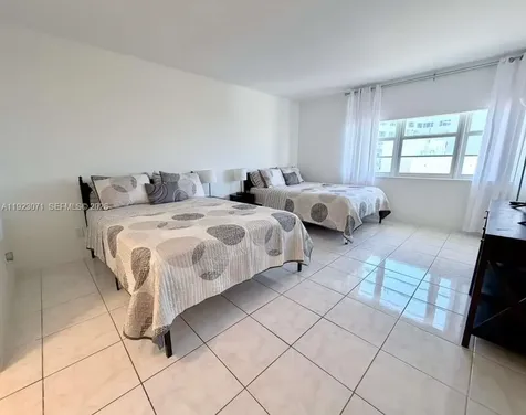 100 Lincoln Road Miami Beach FL 33139