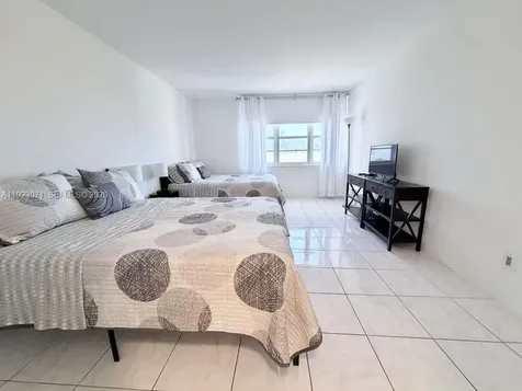 100 Lincoln Road Miami Beach FL 33139