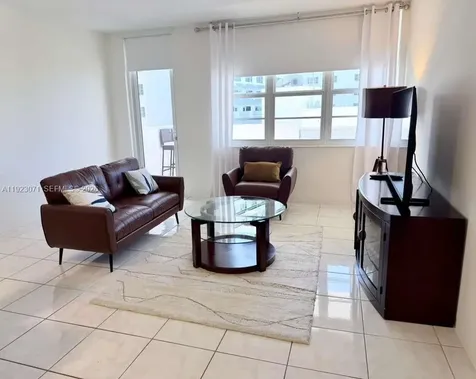 100 Lincoln Road Miami Beach FL 33139