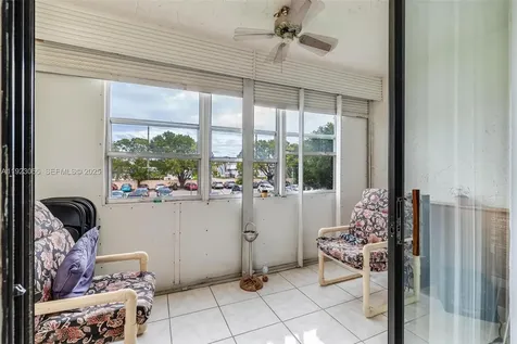 2840 Somerset Drive Lauderdale Lakes FL 33311