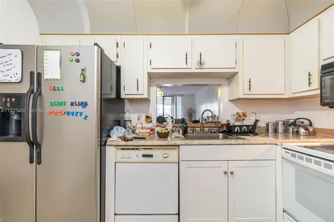 2840 Somerset Drive Lauderdale Lakes FL 33311