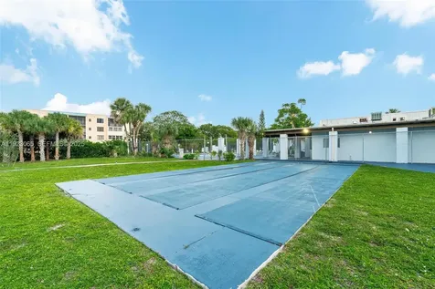 2840 Somerset Drive Lauderdale Lakes FL 33311