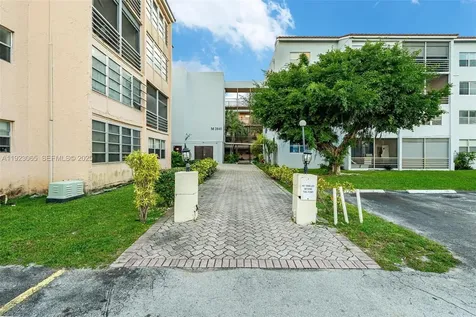 2840 Somerset Drive Lauderdale Lakes FL 33311