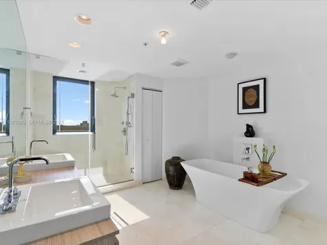 17111 Biscayne Boulevard North Miami Beach FL 33160