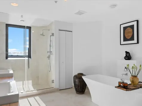 17111 Biscayne Boulevard North Miami Beach FL 33160