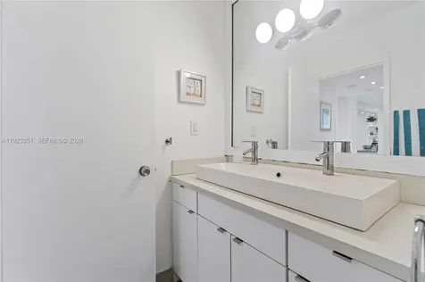 100 Lincoln Road Miami Beach FL 33139