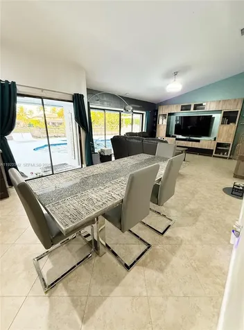 15561 Carriage Court Davie FL 33331
