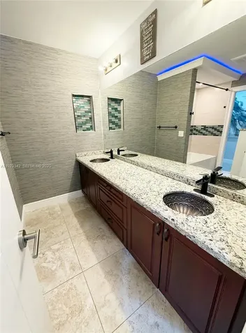 15561 Carriage Court Davie FL 33331