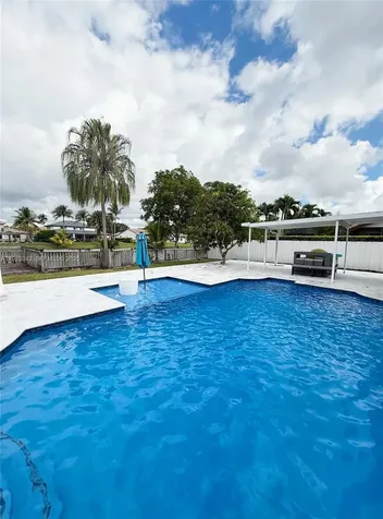 15561 Carriage Court Davie FL 33331