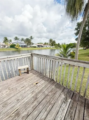 15561 Carriage Court Davie FL 33331