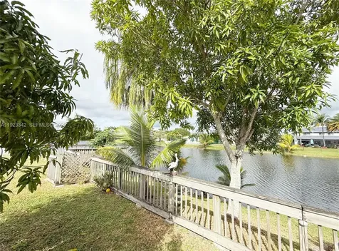 15561 Carriage Court Davie FL 33331