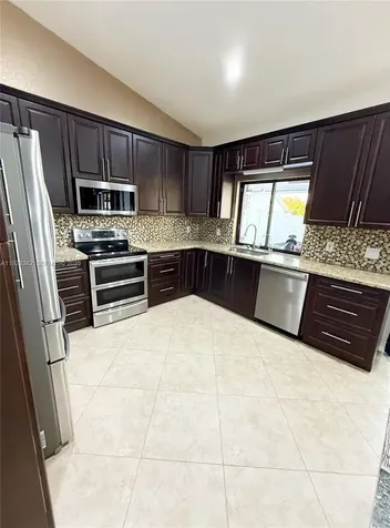 15561 Carriage Court Davie FL 33331