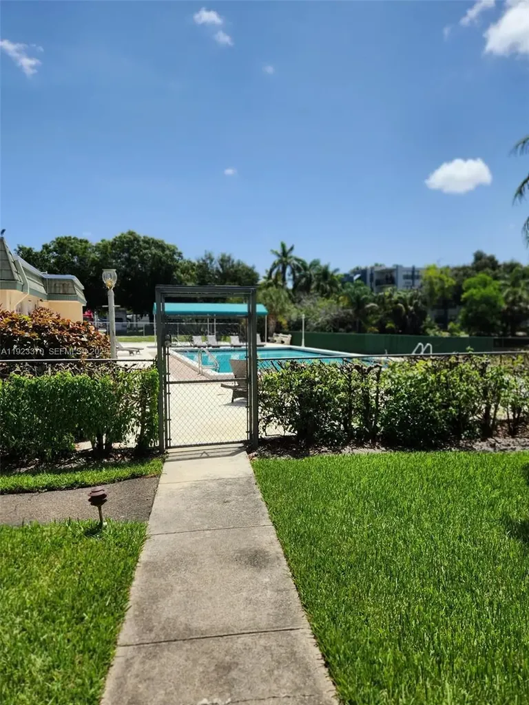 4100 N 58th Avenue Hollywood FL 33021