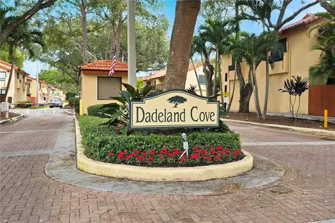 10053 SW 77th Court Miami FL 33156
