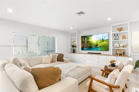 19427 NW 13th Street Pembroke Pines FL 33029