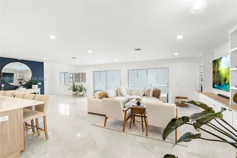 19427 NW 13th Street Pembroke Pines FL 33029