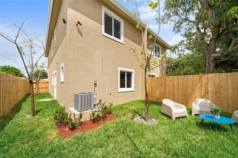 1770 NW 55th Street Miami FL 33142
