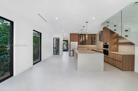 2610 SW 17th Street Miami FL 33145