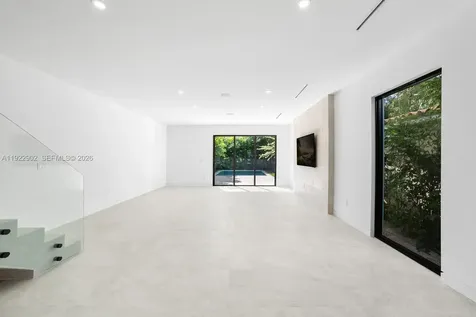 2610 SW 17th Street Miami FL 33145