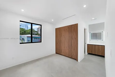 2610 SW 17th Street Miami FL 33145