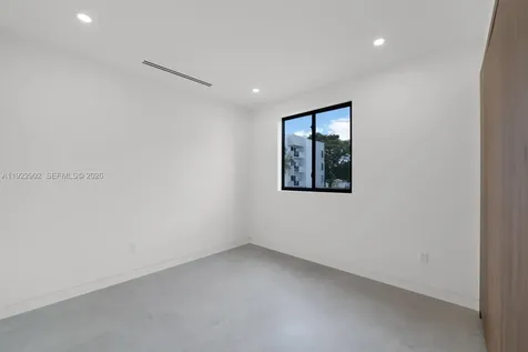 2610 SW 17th Street Miami FL 33145