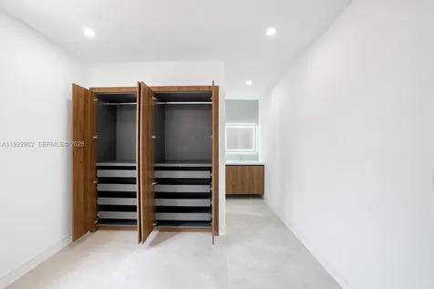 2610 SW 17th Street Miami FL 33145