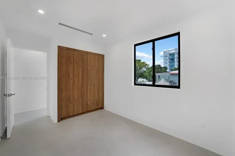 2610 SW 17th Street Miami FL 33145