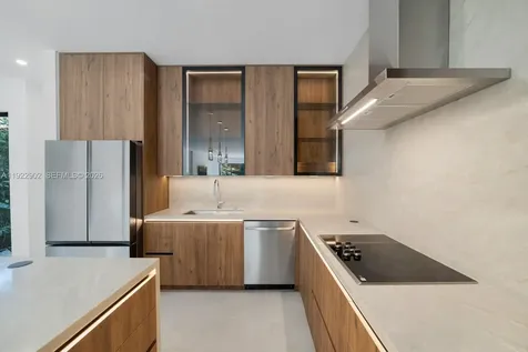 2610 SW 17th Street Miami FL 33145