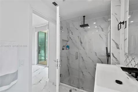 300 S Biscayne Boulevard Miami FL 33131
