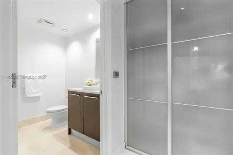 17121 Collins Avenue Sunny Isles Beach FL 33160