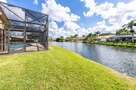 9272 NW 18th Street Plantation FL 33322