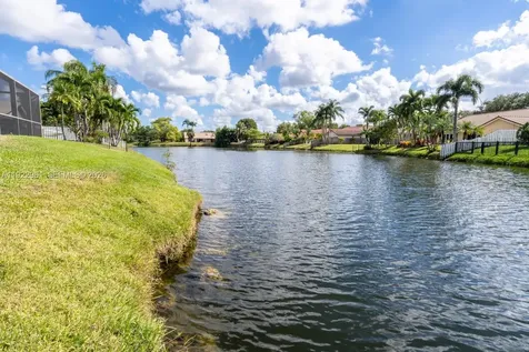 9272 NW 18th Street Plantation FL 33322