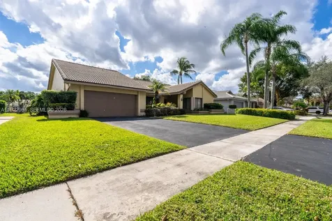 9272 NW 18th Street Plantation FL 33322
