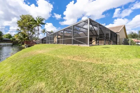 9272 NW 18th Street Plantation FL 33322